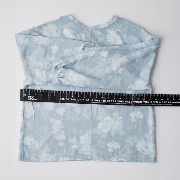 AMERICAN RAG Floral Printed Pullover - Picture 9 of 10